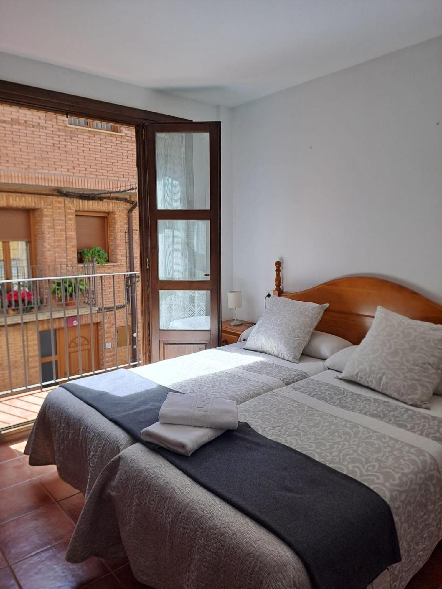 Delicias Hotell Peraltilla Exteriör bild