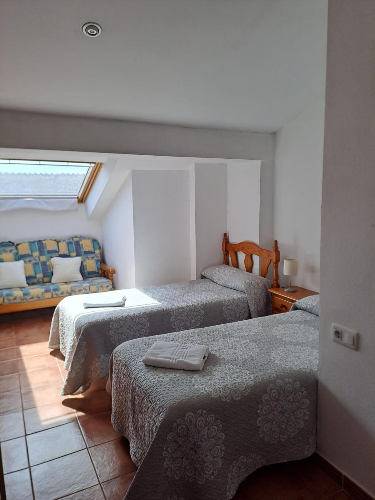 Delicias Hotell Peraltilla Exteriör bild